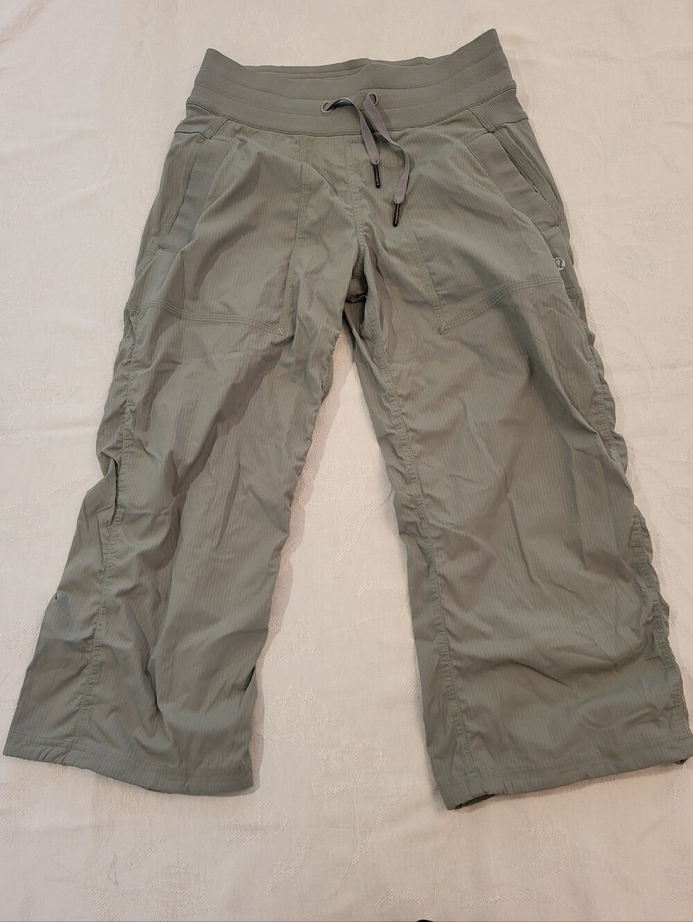 Lululemon Dance Studio Crop Size 4 EUC